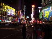 Time Square v ešte hlbšej noci 